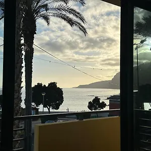 Amarelo Apartment