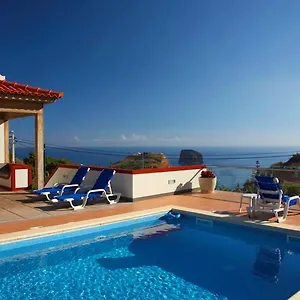Willa Ricardo, Porto Da Cruz